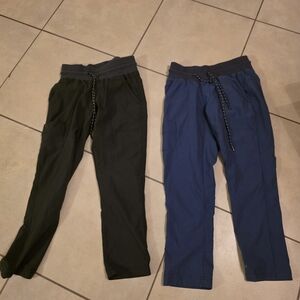 Columbia Women's Black and Blue Utility Or Jogger Like Pants.